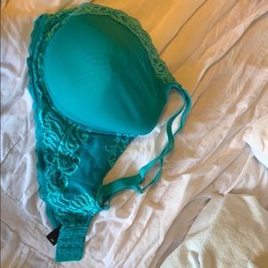 NWOT Natori Feathers T-shirt Bra